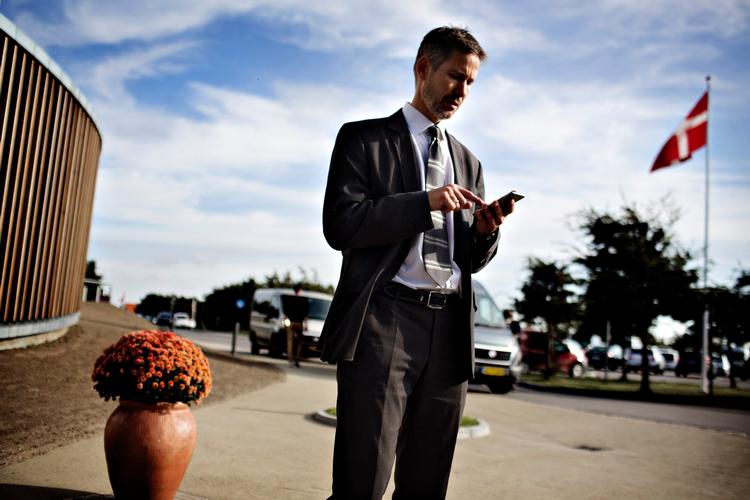 En uge efter kommunalvalget er det endnu usikkert, om Stén Knuth (V) kan fortsætte borgmester i Slagelse. Kommunen er plaget af flere betændte sager - samt dårlige personlige relationer imellem blandt andet borgmesteren og Villum Christensen fra Liberal Alliance.  