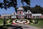 Neverland Ranch, hvor Michael Jackson boede indtil sin død i 2009, er nu blevet solgt  
