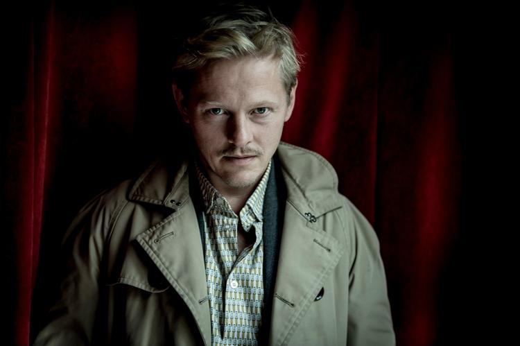 Thure Lindhardt har sammen med digter Simon Grotrian og komponist Jørgen Lauritsen lavet lydværket 'Den Androgyne Lufthavn'. Der er premiere og reception i Cinemateket 3. december.  