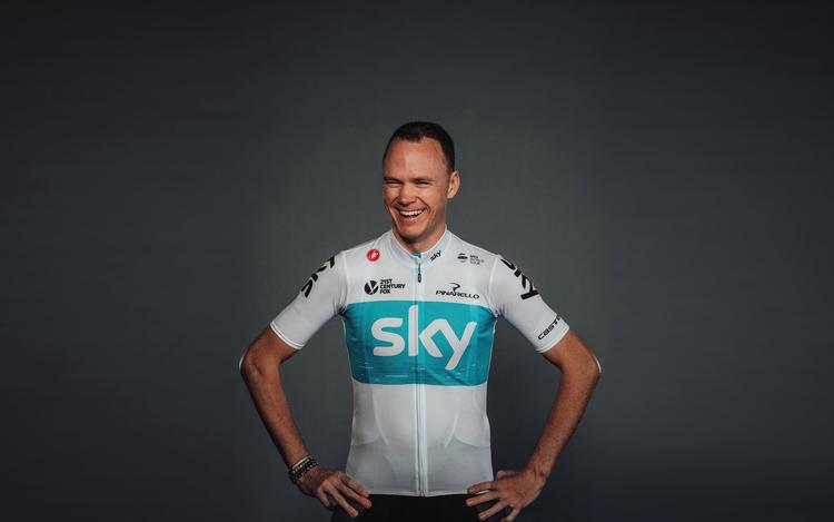 Efter otte sæsoner i sort tørner Chris Froome og hans Sky-holdkammerater næste år ud i hvide trøjer. 