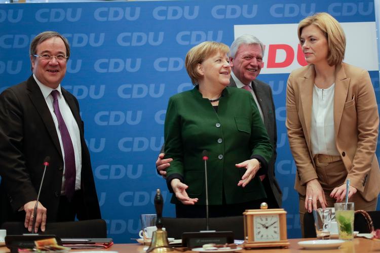 Tyske politikere. Fra venstre: Armin Laschet, Angela Merkel, Volker Bouffier og Julie Kloeckner.  