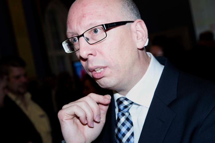 Alex Ahrendtsen (DF) kalder forfatters opfordring til modstand mod Dansk Folkeparti »pinligt«.
    Per Folkver/POLFOTO