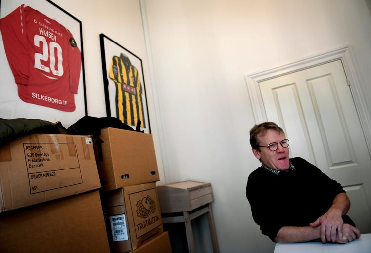 Det kostede en aflysning af en VM-kamp, da Mads Øland og Spillerforeningen forhandlede på vegne af kvindelandsholdet. 