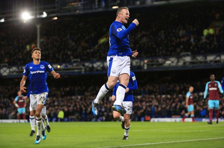 Wayne Rooney har været sat på bænken, men han var med fra start hos Everton mod West Ham og kvitterede med tre scoringer.
   