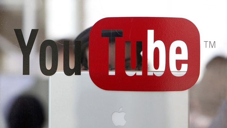 »Jeg har set, hvordan nogle onde aktører udnytter vores åbenhed til at vildlede, manipulerer, chikanere og endda skade andre«, skriver YouTubes administrerende direktør Susan Wojcicki i et blogopslag. 
