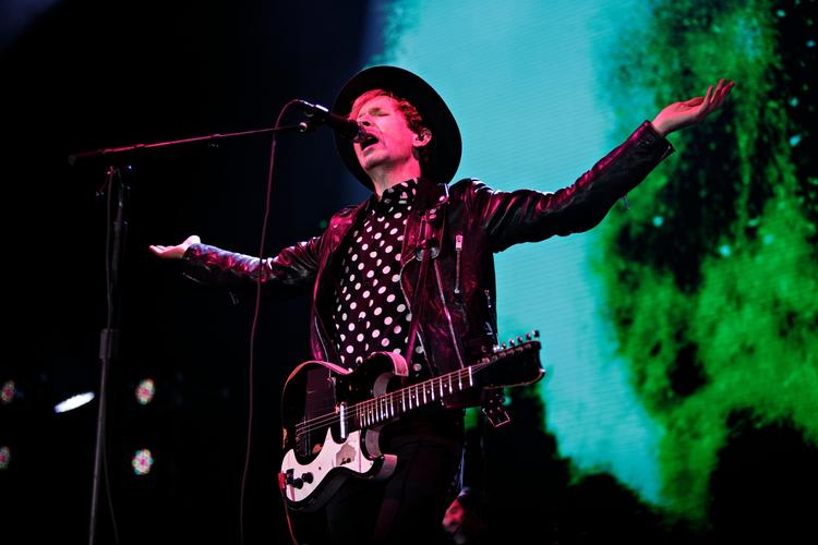 Beck startede en fest på Northsides Blue Stage i 2016.  