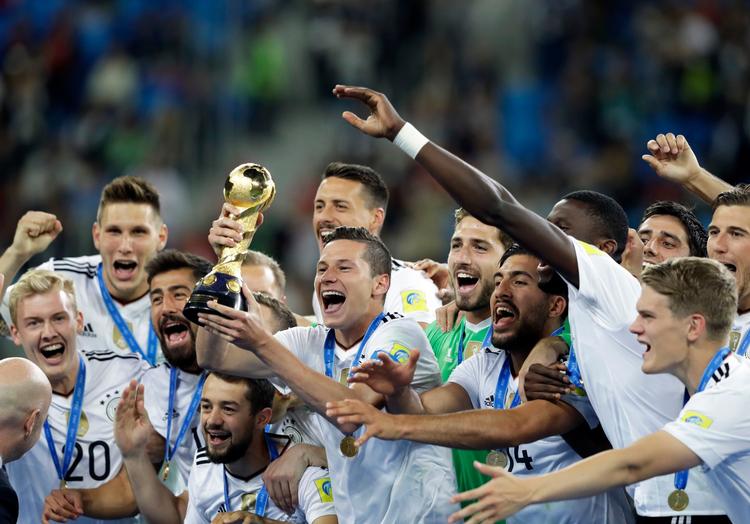 I 2014 blev Tyskland verdensmester for fjerde gang med en 1-0-sejr i finalen over Argentina, og tre år senere føjede Tyskland finalesejren ved Confederations Cup (billedet) til med endnu en 1-0-sejr over Chile. 