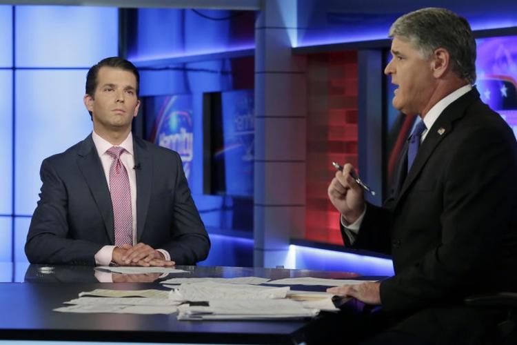 21st Century Fox står højt sandsynligt til at opnå totale kontrol over Sky-kanalerne. Den britiske konservative politiker Ken Clarke frygter, at Sky News kommer til at ligne Fox News, som han beskriver som »det ultimative eksempel på brutalt politisk tv i USA« Arkivfoto Richard Drew/AP