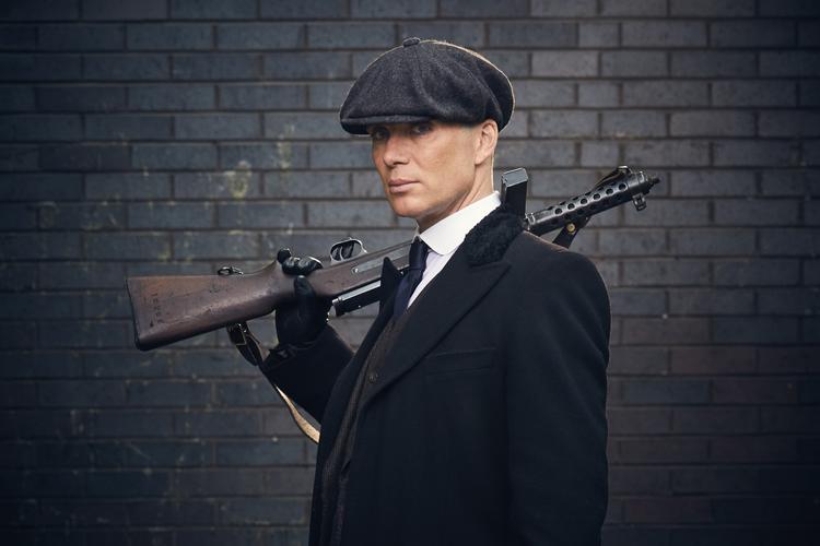 Hovedrollen som gangsterbossen Tom spilles af den irske skuespiller Cillian Murphy. 