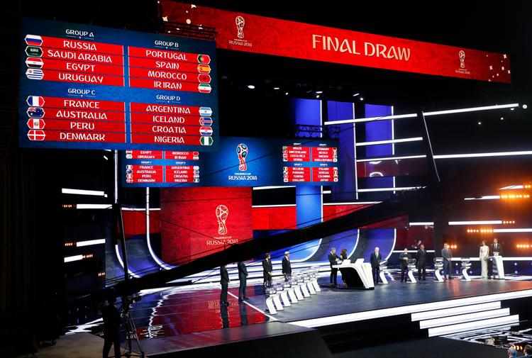 Efter lodtrækningen har Fifa rykket rundt på seks af VM-kampenes starttidspunkter, hvilket har gjort Danmark-Australien til en tidlig eftermiddagskamp.
   