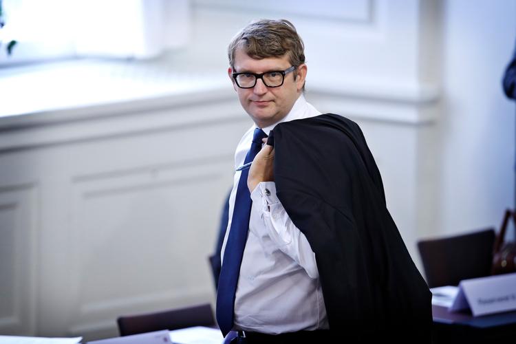 Beskæftigelsesminister Troels Lund Poulsen (V).
   