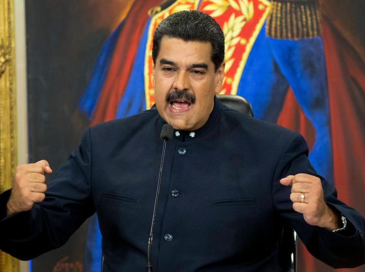 Venezuelas officielle valuta, bolivaren, har oplevet en inflation på over 2.000 procent. I starten af november præsenterede præsident Nicolas Maduro (billedet) en 100.000 bolivar-seddel, der havde en værdi på cirka 15 kroner. Nu vil han lave en helt ny, digital valuta. 