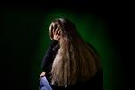 19-årige Kristine blev betaget af en fyr, som var helt anderledes end andre drenge, hun kendte. Mystisk og omgærdet af respekt. Men han overskred gang på gang hendes grænser. I dag er hun ved at komme sig over den psykiske vold i forholdet. 