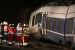 Et passagertog forulykkede nær stationen Meerbusch nord for Düsseldorf tirsdag aften. 50 er kommet til skade, heraf tre alvorligt.  