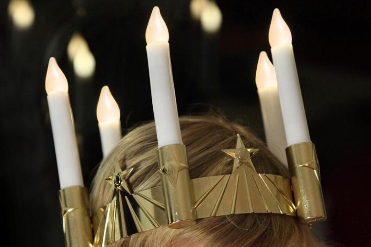 Webshop fortæller, at den mest populære vare lige nu er LED-lys med batteri til Luciabruden. Men også til andre julerelaterede sysler vinder de små  lys frem.  