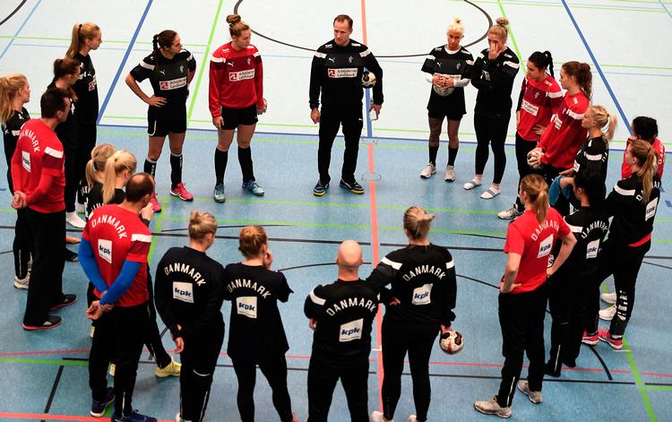 Landstræner Klavs Bruun Jørgensen har samlet tropperne.
   