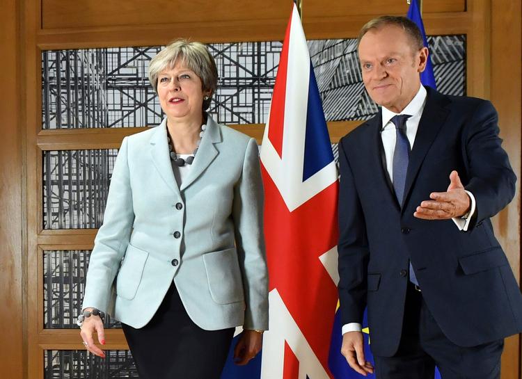 EU-præsident Donald Tusk siger, at det kun er den 'nemme' del af brexitforhandlingerne, der er på plads.   