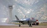 
    Køb. Står det til USAs ambassadør i Danmark Carla Sands skal Danmark bruge flere penge på nye F-35 kampfly

   