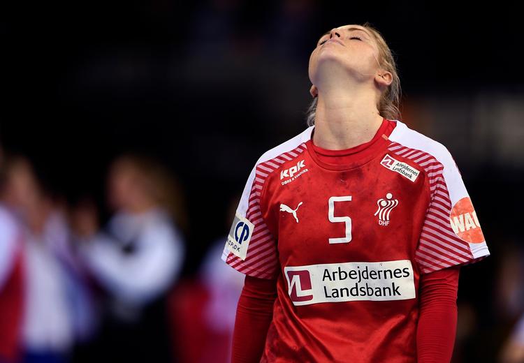 Sarah Iversen ærgrer sig efter kampen mod Rusland, der endte med et klart dansk nederlag.
   