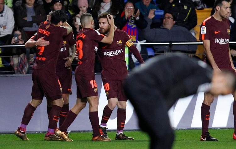 Ligesom i sidste runde scorede både Lionel Messi og Luis Suarez for FC Barcelona i den spanske liga, hvor Barcelona og Atletico Madrid fortsat er ubesejrede. 
