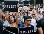 Donald Trumps forbud mod transkønnede i det amerikanske militær har medført store protester. Her en demonstration i New York i juli måned i år. 