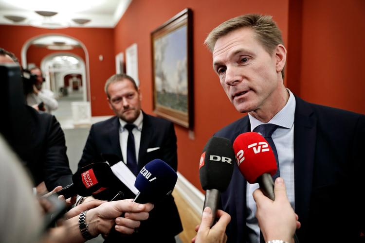 
    Dansk Folkepartis leder Kristian Thulesen Dahl og Dansk Folkepartis Rene Christensen på vej til forhandlinger i Statsministeriet forleden.
   