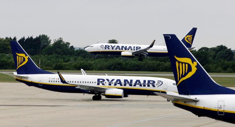 Ryanair presses af piloter, der truer med strejke på en af årets travleste tidspunkter. Foto: Matt Dunham/AP
   