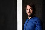  Kokken Rene Redzepi fylder 40, men er ligeglad med fødselsdagen. Hans far er døende af kræft og han er i kaos-forberedelser til åbningen af det nye noma 15. februar.
   