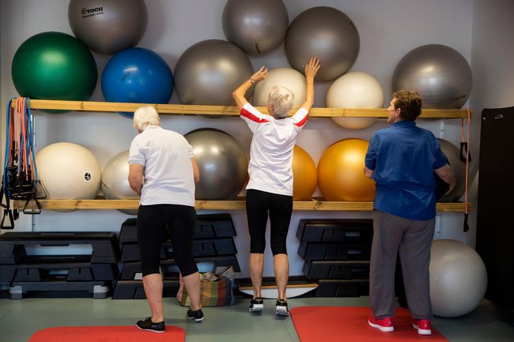 Spørgsmålet er, om købet er en gevinst for kunderne, den dag de går på pension.  