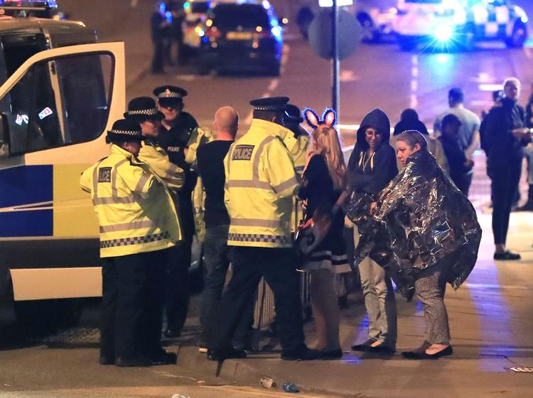 Døde og kvæstede børn var noget af det, som redningsfolk i Manchester mødte efter terrorangrebet i foråret. 