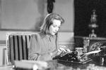 Greta Garbo ses her i en scene fra 'Ninotchka' fra 1939.  