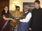 
 Kvindeminister Maneka Gandhi blander sig politisk i Indiens MeToo-sager ved at stille krav til lederne i landets filmindustri. Foto: AP Photo/Ajit Kumar
   