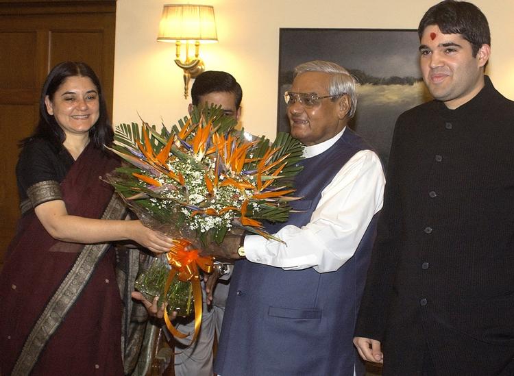 
 Kvindeminister Maneka Gandhi blander sig politisk i Indiens MeToo-sager ved at stille krav til lederne i landets filmindustri. Foto: AP Photo/Ajit Kumar
   