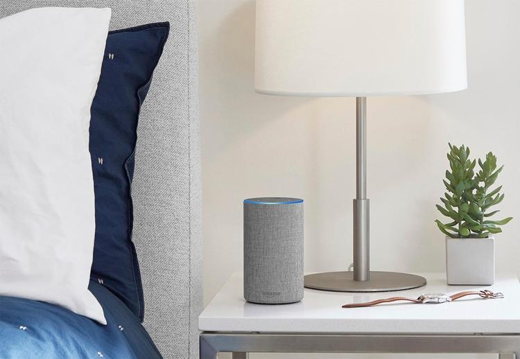 Amazons serie af intelligente højttalere, Echo, kan efter flere år på markedet nu også købes i Danmark. Og det betyder, at den populære, virtuelle assistent Alexa kan begynde at indtage de danske hjem. 