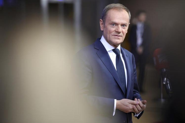  »Obligatorisk omfordeling er fortsat et kontroversielt emne, selv om temperaturen er faldet betragteligt. Alene af denne årsag var det værd at rejse emnet«, sagde EU-præsident og formand for Det Europæiske Råd Donald Tusk efter topmødet. 