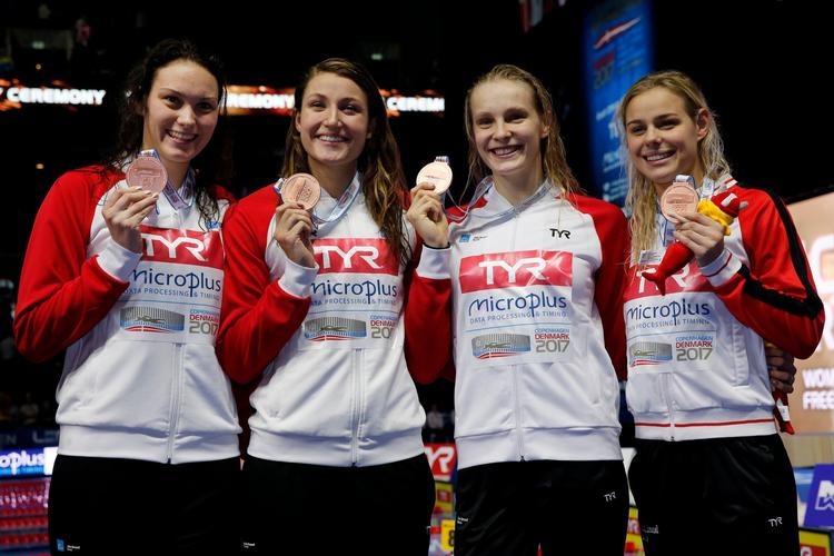 Alle de danske medaljevindere ved EM samlet på ét billede: Mie Ø. Nielsen, Emilie Beckmann, Julie Kepp Jensen og Pernille Blume. 