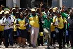 Afgørelsen. Det er op til de 5.000 delegerede på ANC's partikongres at vælge partiets formand. Uanset godt humør og dans skal der træffes skæbnesvanger beslutninger for Sydafrika. 
     