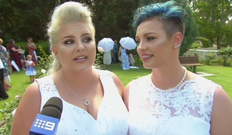 Amy Laker og Lauren Price havde alligevel planlagt at blive gift, selv om lovforslaget ikke skulle gå igennem i det australske parlament. 