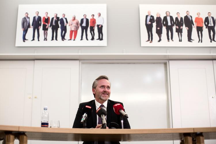 » Vi gik på kompromis undervejs, ikke bare en gang, eller to gange, eller tre gange, men mange gange«, siger Anders Samuelsen på pressemødet. 