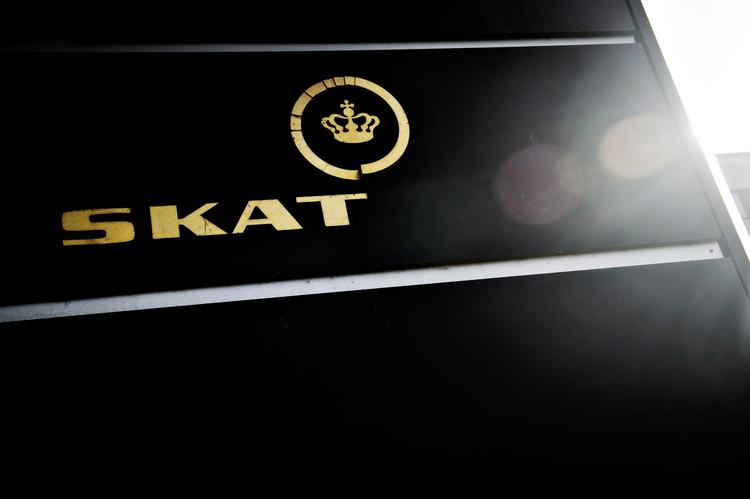 Danskerne skylder over 100 milliarder kroner i blandt andet licens og skattegæld. Arkivfoto Philip Davali