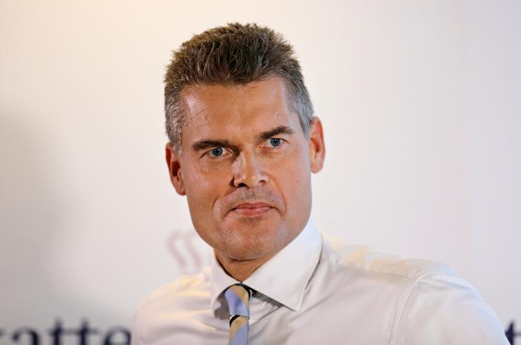 Skatteministeriets departementschef slipper for kritik i en advokatundersøgelse af svindel med udbytteskat for 12,4  milliarder kroner. En af Danmarks førende eksperter undrer sig. 
   Jens Dresling/POLFOTO