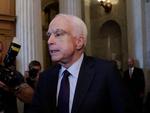 Den velrespekterede amerikanske senator og tidligere præsidentkandidat John McCain lider af en aggressiv form for kræft i hjernen.  J. Scott Applewhite/AP