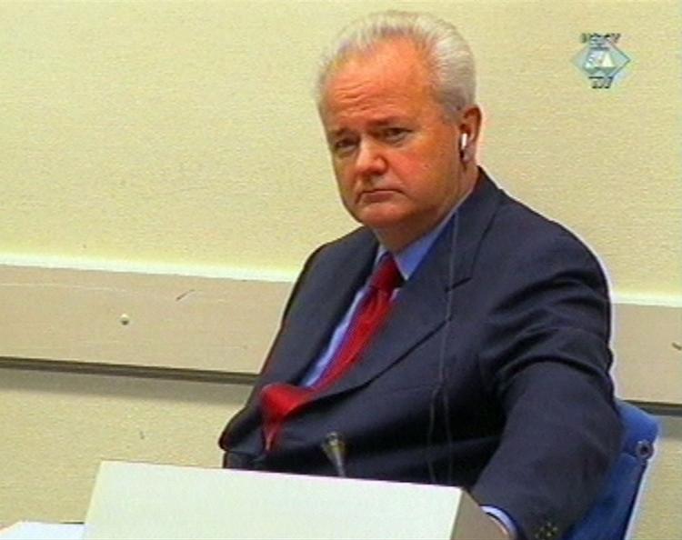 Den tidligere jugoslaviske præsident Slobodan Milosevic er en af de mange, der er blevet dømt ved krigsforbrydertribunalet. (arkiv) 
