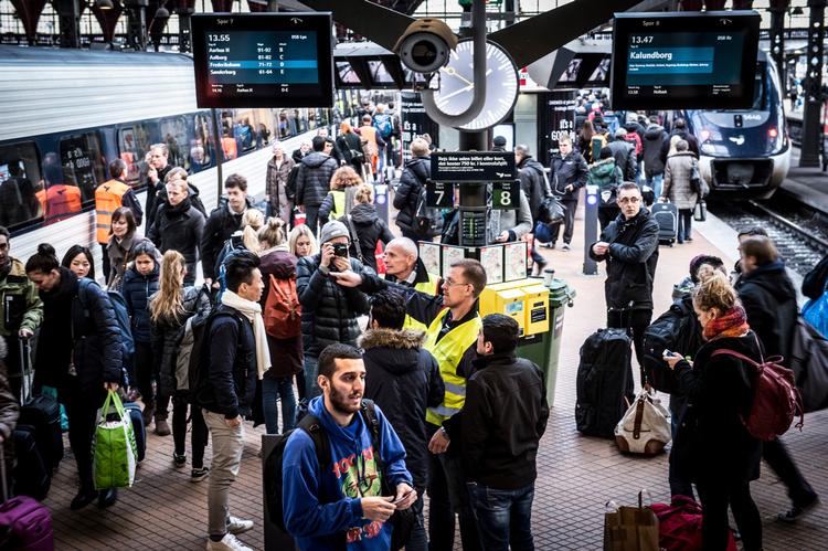 Lillejuleaften bliver årets travleste rejsedag i blandt andet togene. (arkivfoto) 