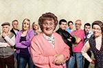 'Mrs Brown's Boys' er en britisk komedieserie, der handler om den irske matriark Mrs Brown hvis yndlingsbeskæftigelse er at blande sig i sine seks børns liv. Hovedrollen spilles af den mandlige irske komiker Brendan O'Carroll, der også har skrevet serien. 