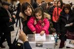 Catalonierne går til valg i dag. Resultatat af afstemningen ventes først sent i aften. 