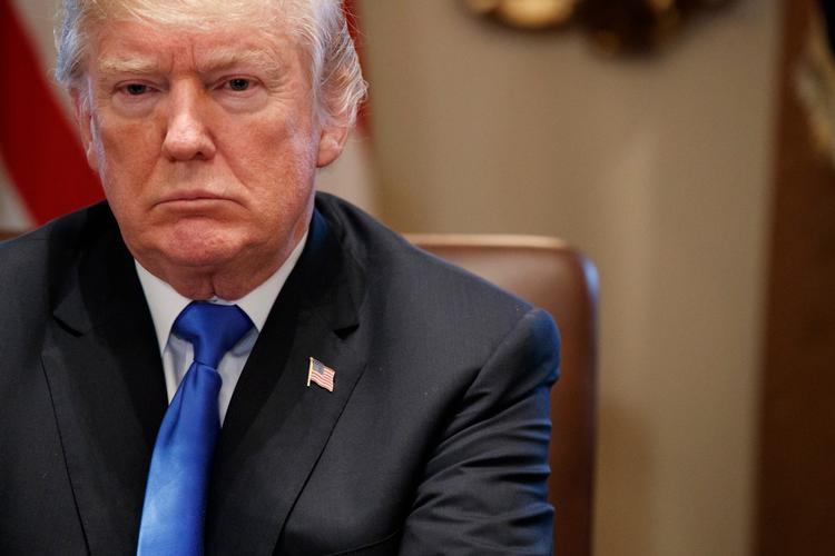 Donald Trump ved et regeringsmøde onsdag aften, hvor han truede de lande, der stemmer imod ham ved torsdagens afstemning om Jerusalems status i FN’s Generalforsamling. Danmark er blandt de lande, der har modtaget et truende brev, som Trump har bedt sin FN-ambassadør om at sende ud. 
 