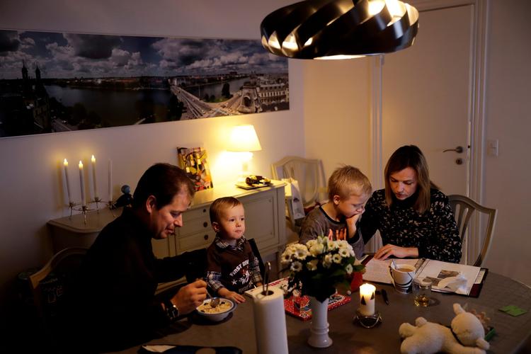 
Hos familien Bach Dyremose var de trætte af dagligdagens konflikter. Derfor tog moren på forældrekursus, hvor hun blandt andet fik en håndfuld gode råd.
  