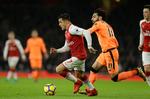 Både Alexis Sanchez (tv.) og Mohamed Salah (th.) fik scoret i den underholdende kamp. 