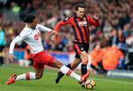 Virgil van Dijk (tv.) skifter til Liverpool fra Southampton. 